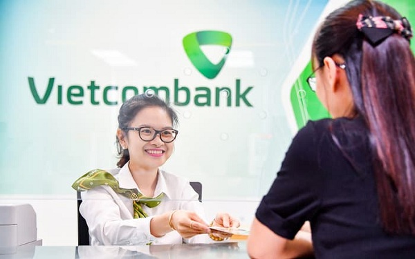 Chuyển tiền từ VietcomBank sang VietinBank mất bao lâu?